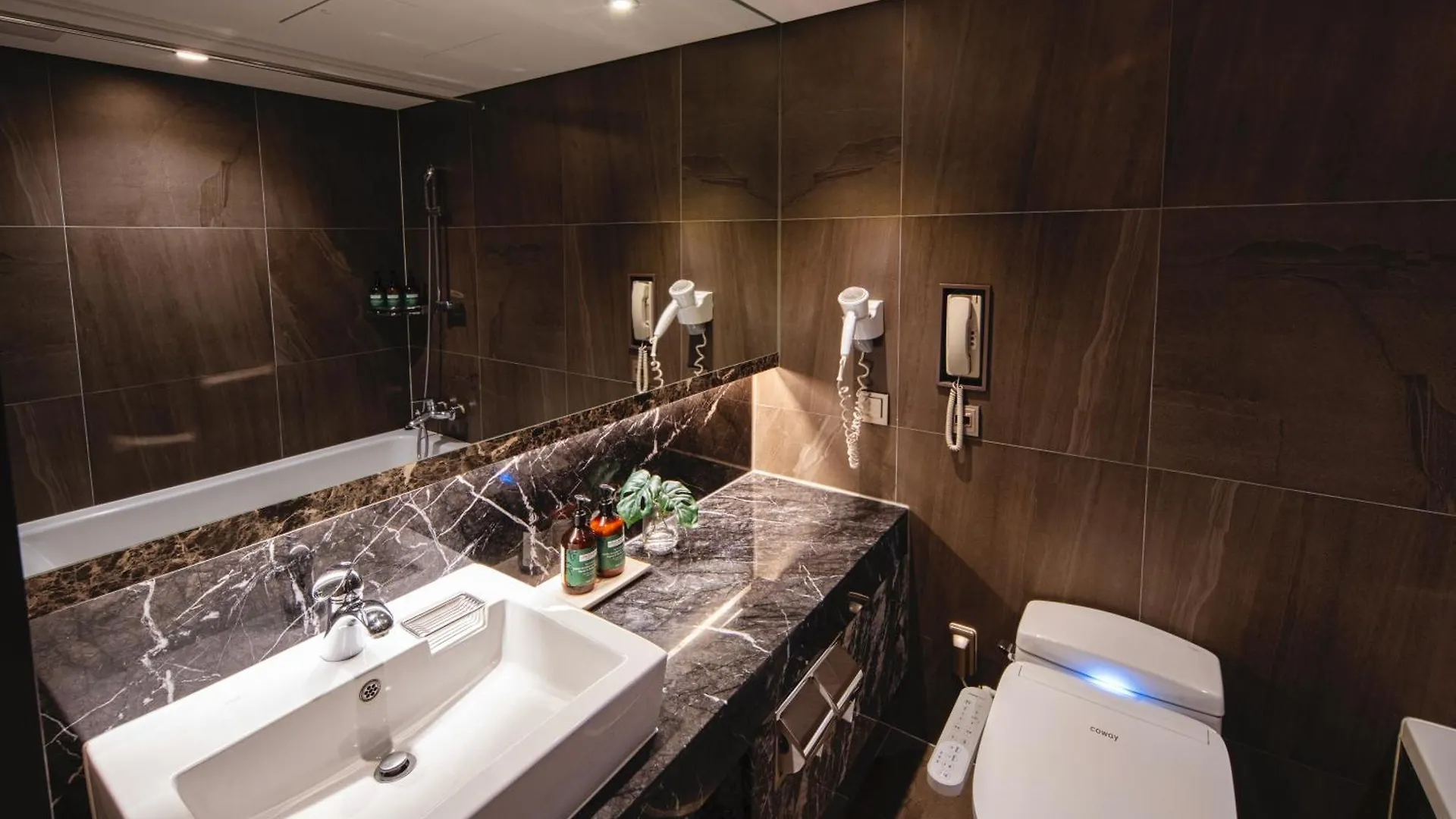 Отель Voco Seoul Myeongdong By Ihg