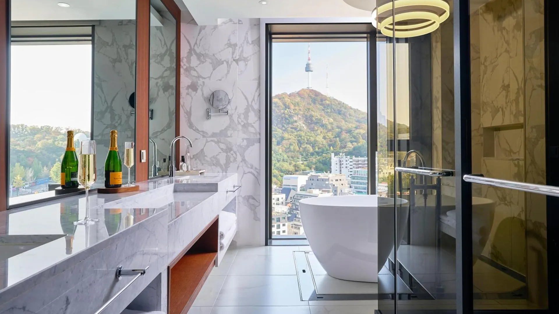 Отель Voco Seoul Myeongdong By Ihg